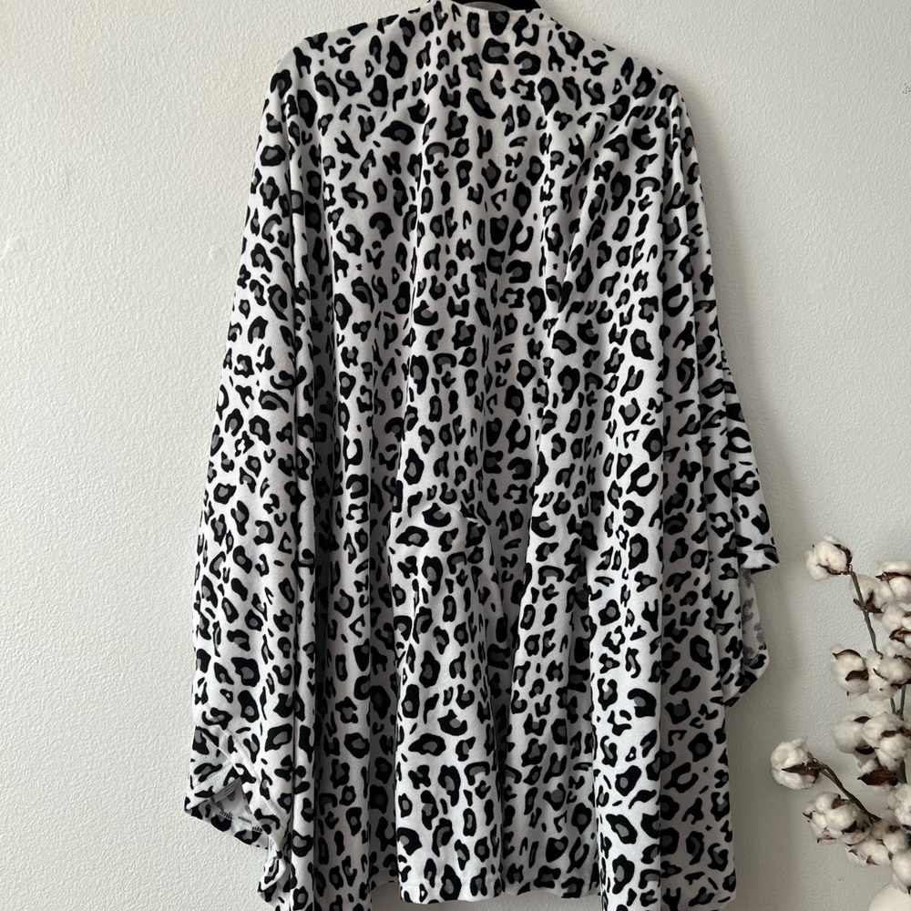 Concierge Collection Leopard Cardigan - Picture 3 of 7